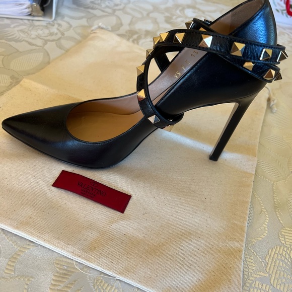 Gorgeous Valentino heels. - Picture 6 of 8